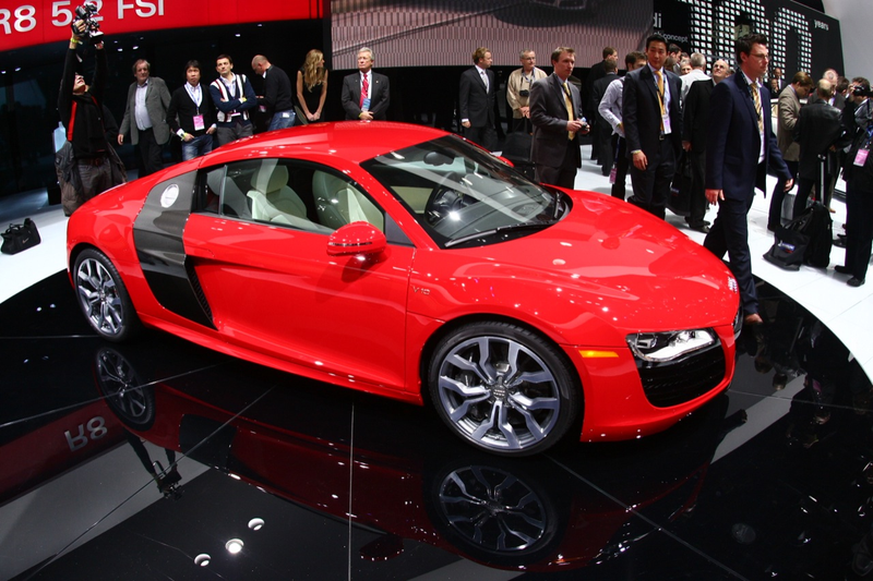 Illustration for article titled Audi R8 5.2 FSI Makes Live Detroit Debut
